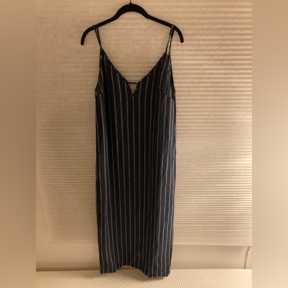 Onia navy linen keyhole sleeveless maxi slip dress size small